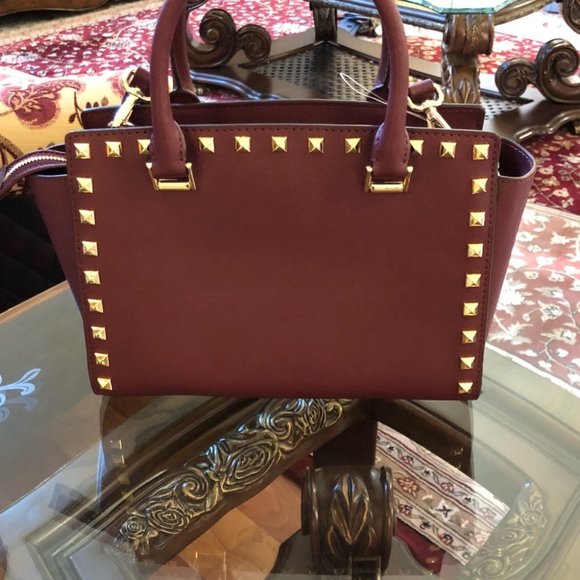 Authentic Michael Kors studded medium Selma handba - Picture 5 of 8